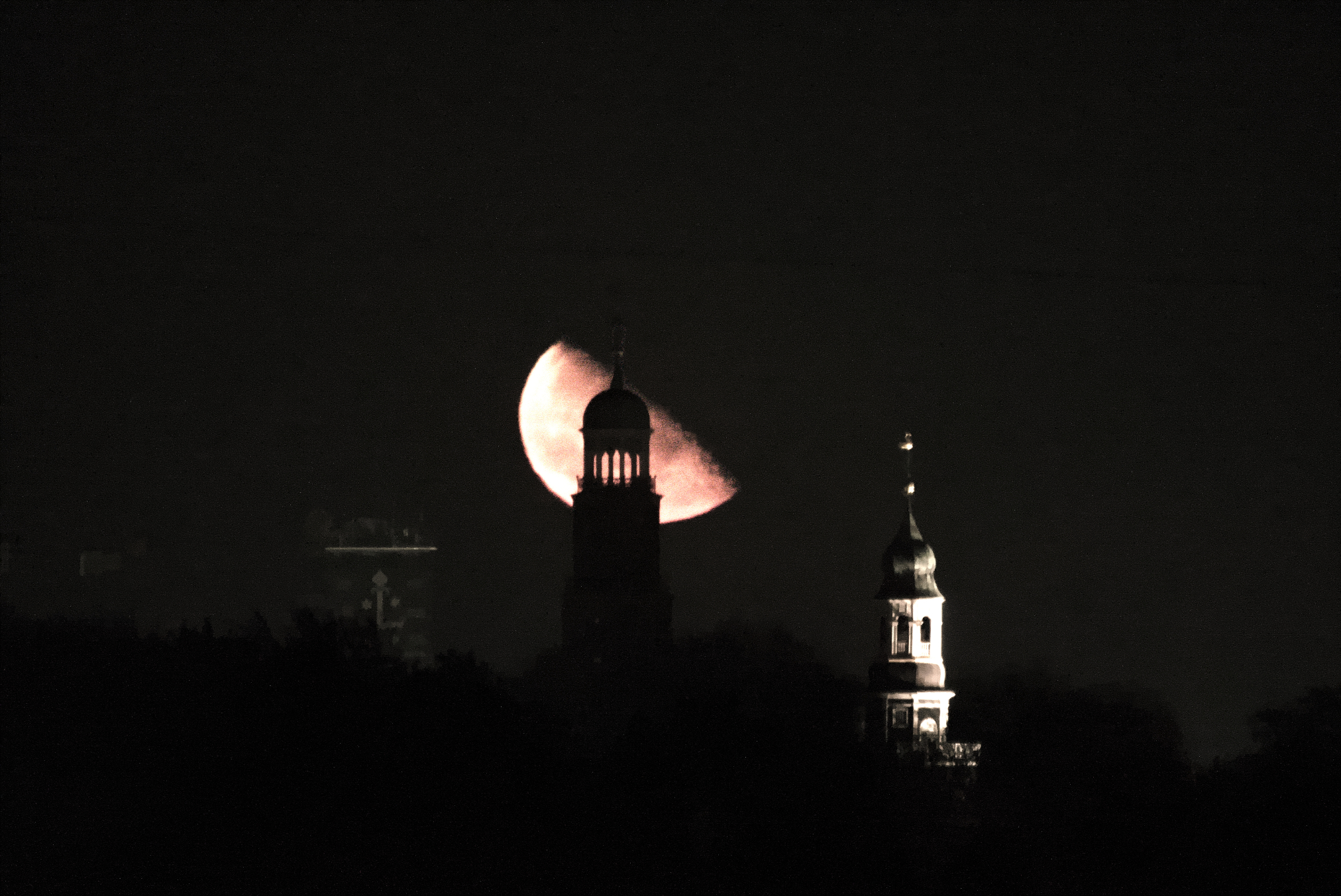 Mond-kirch1-2024px